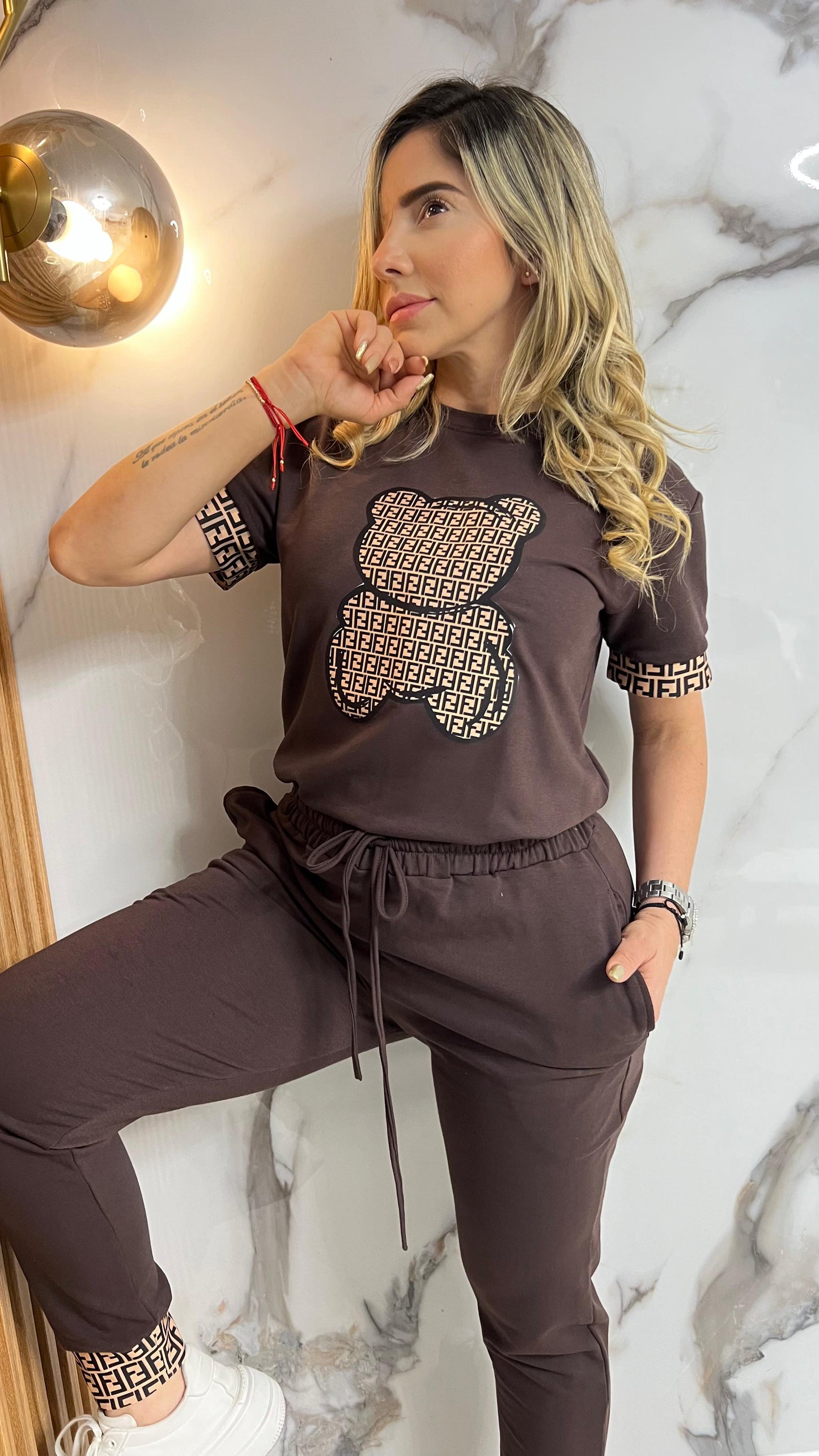 Conjunto Jogger oso café dama
